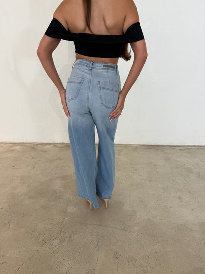 LAKE JEANS - LIGHT BLUE