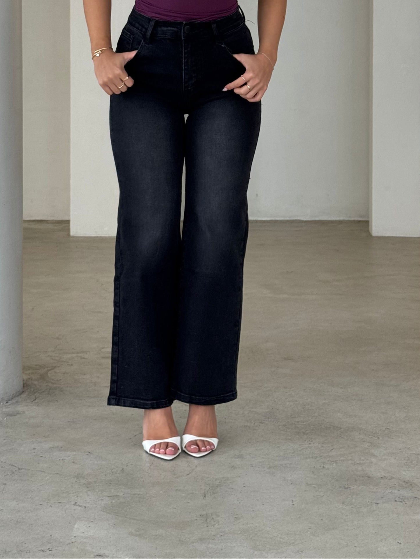 MABELY JEANS - BLACK