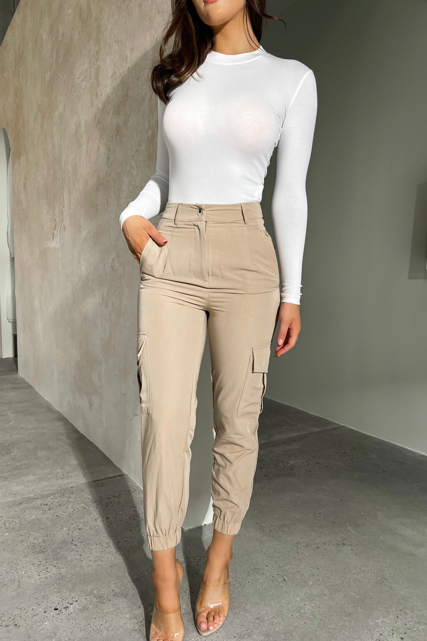 JISOO PANTS - BEIGE
