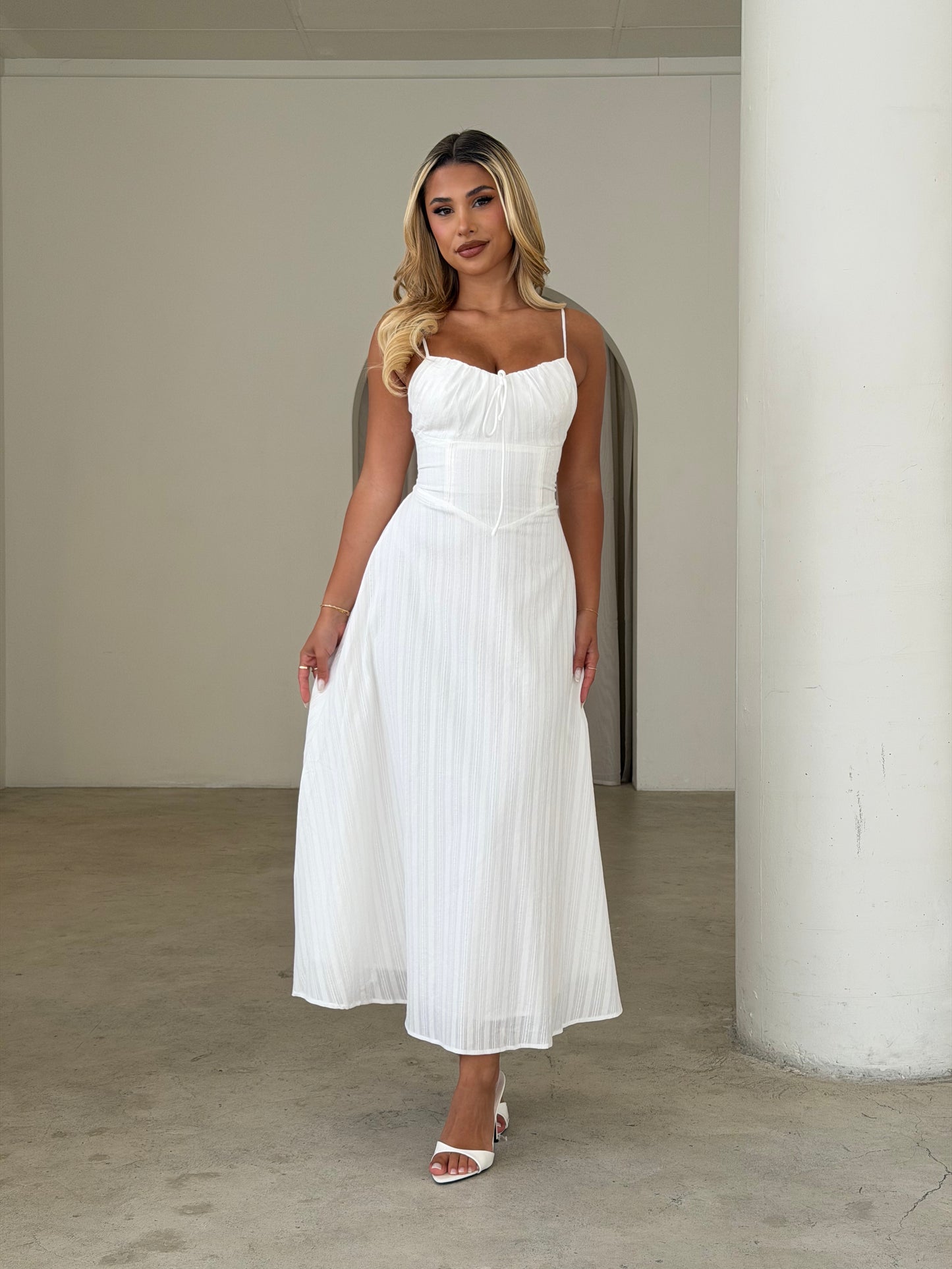 ZOZO DRESS - WHITE