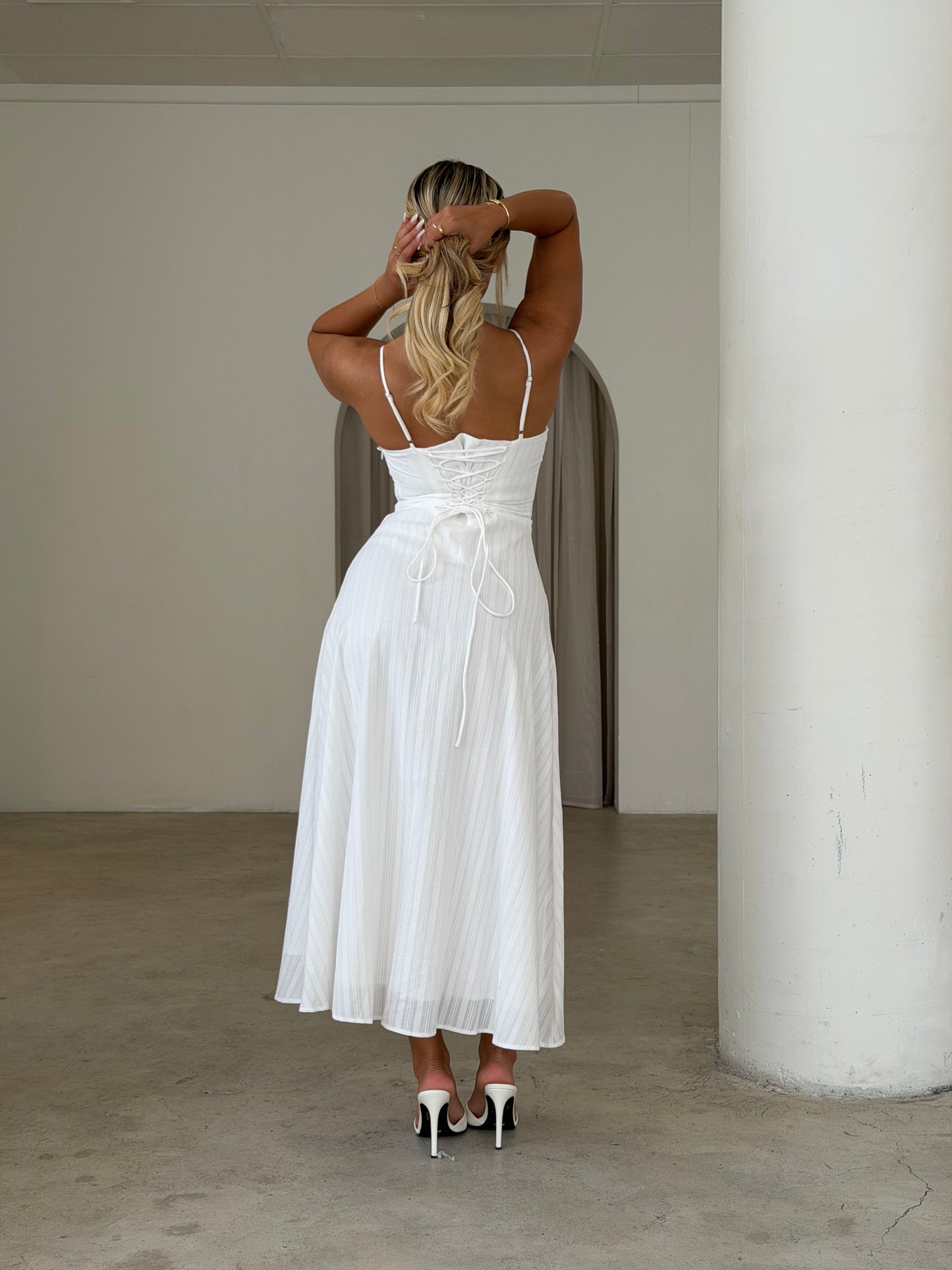ZOZO DRESS - WHITE