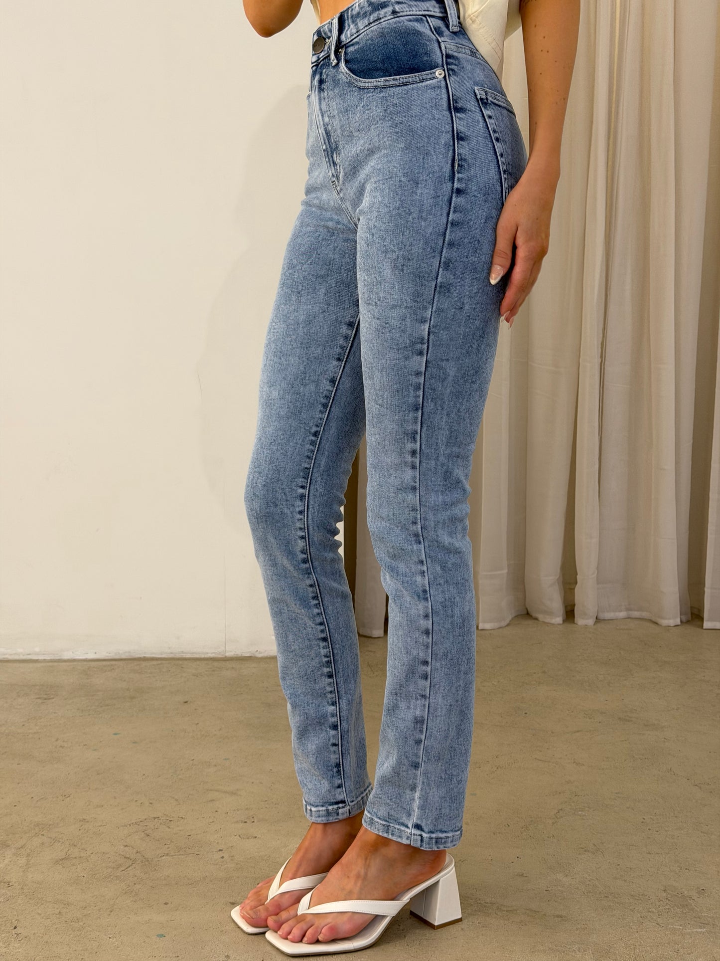 NICKI JEANS - L. BLUE DENIM