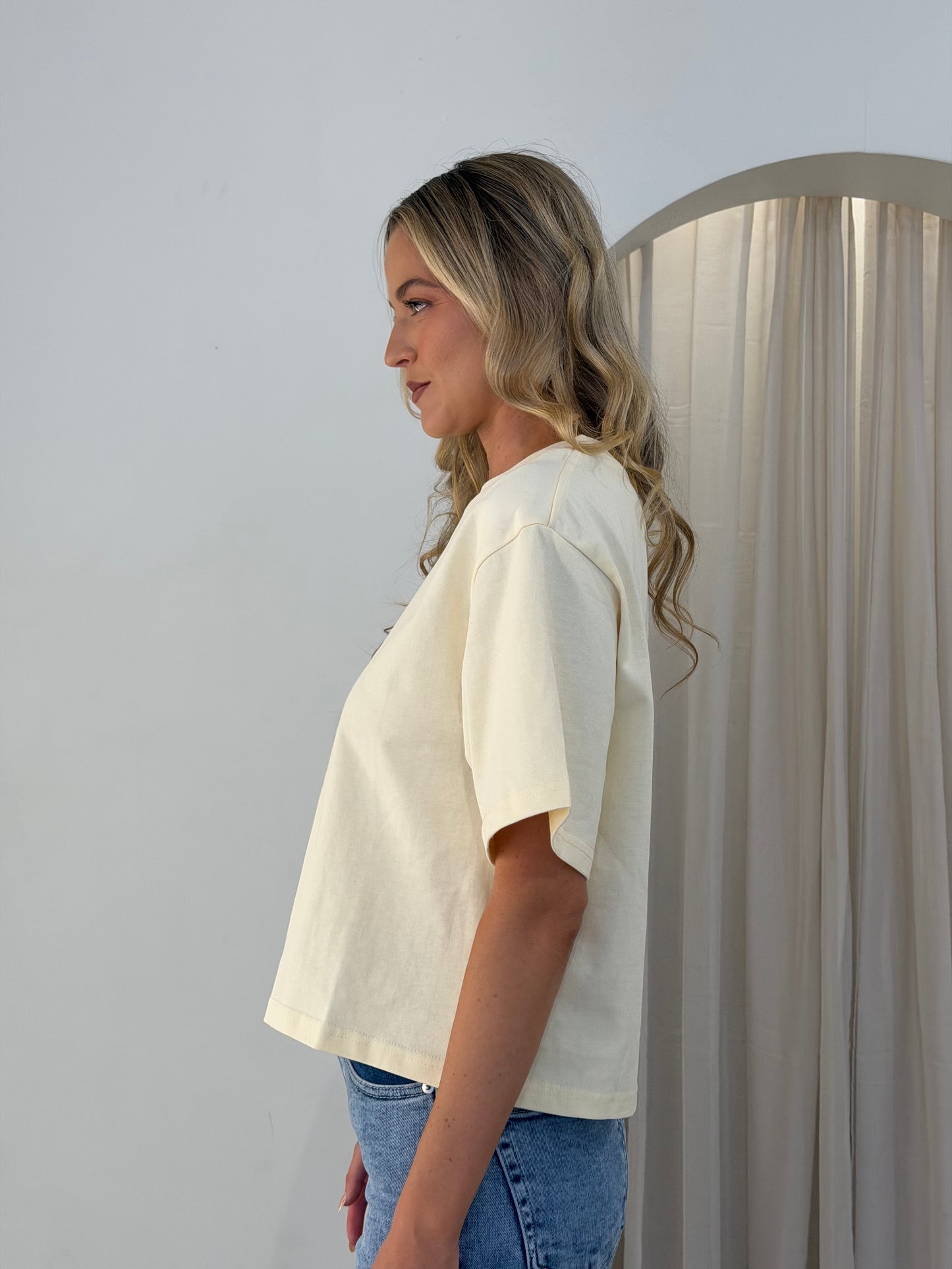 LORA T-SHIRT - BUTTER