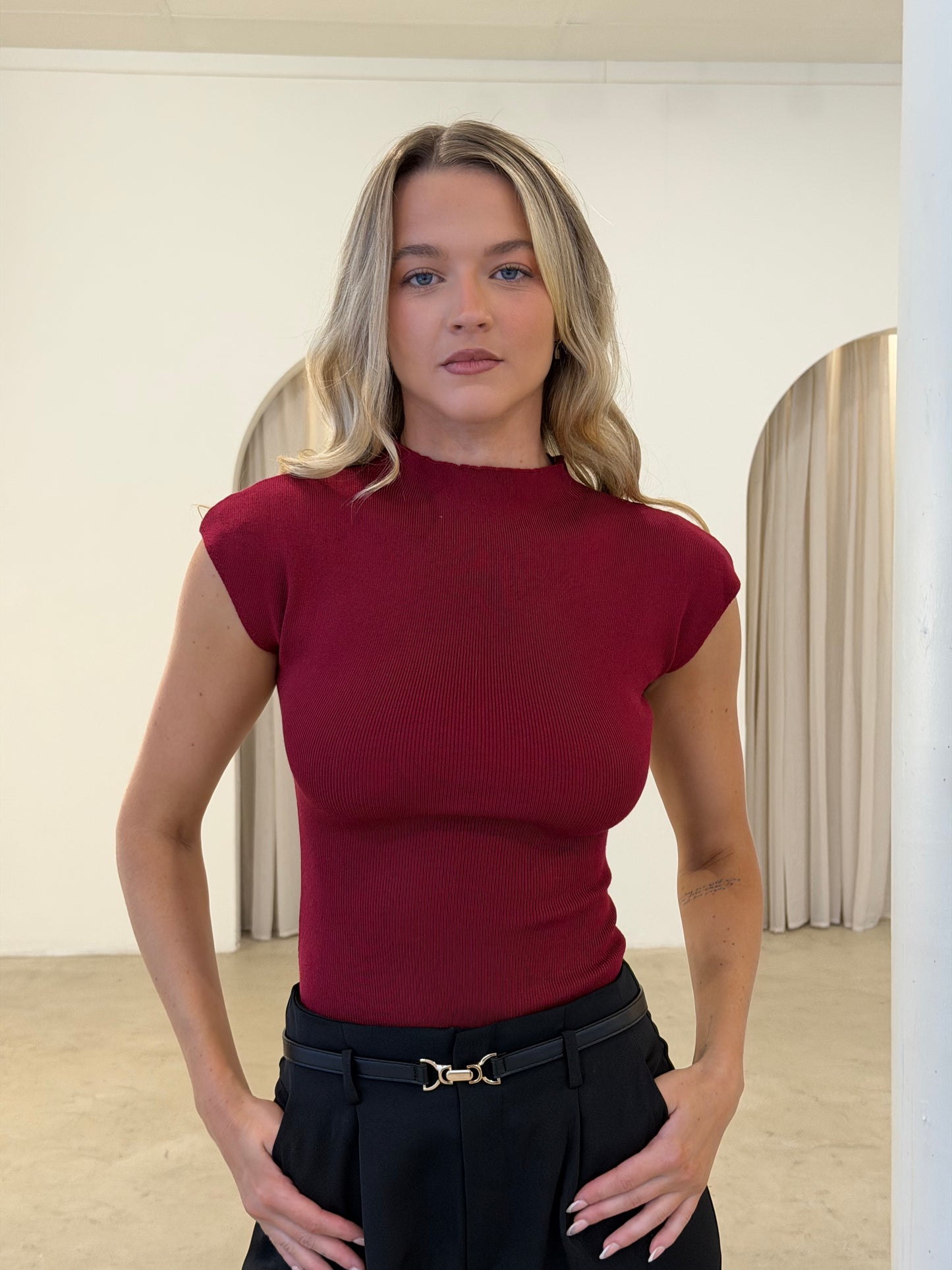 WREN KNIT TOP - WINE